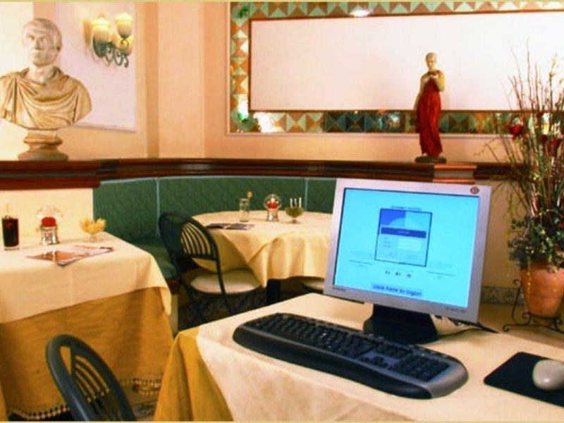 Hotel Regno Рим Екстериор снимка