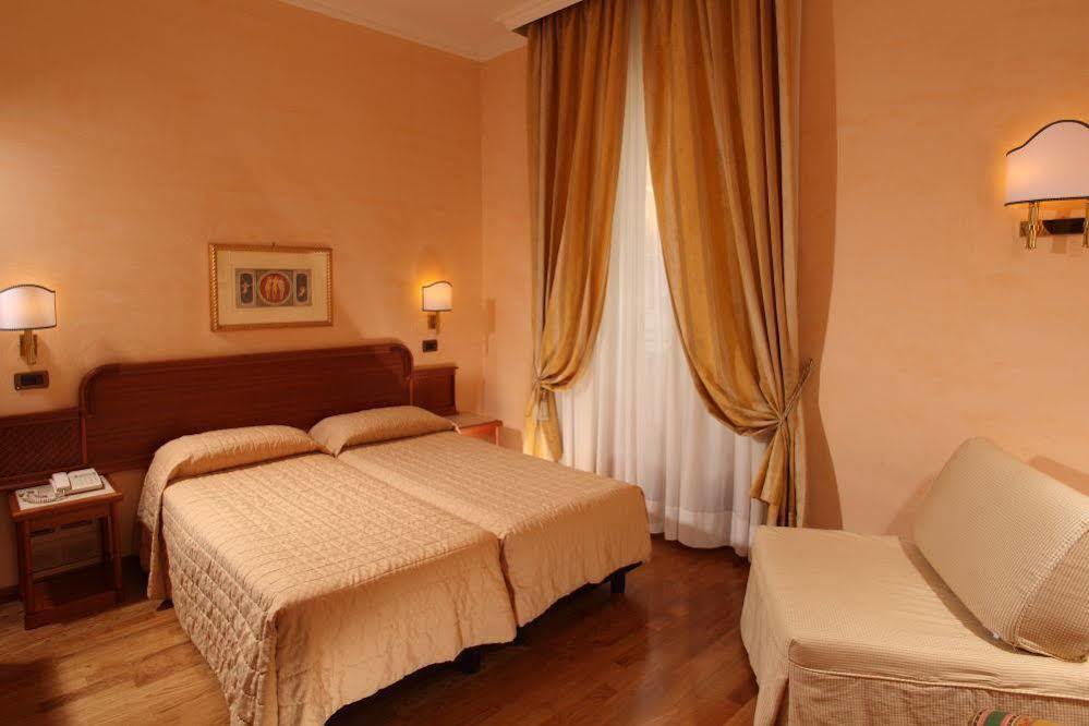 Hotel Regno Рим Екстериор снимка